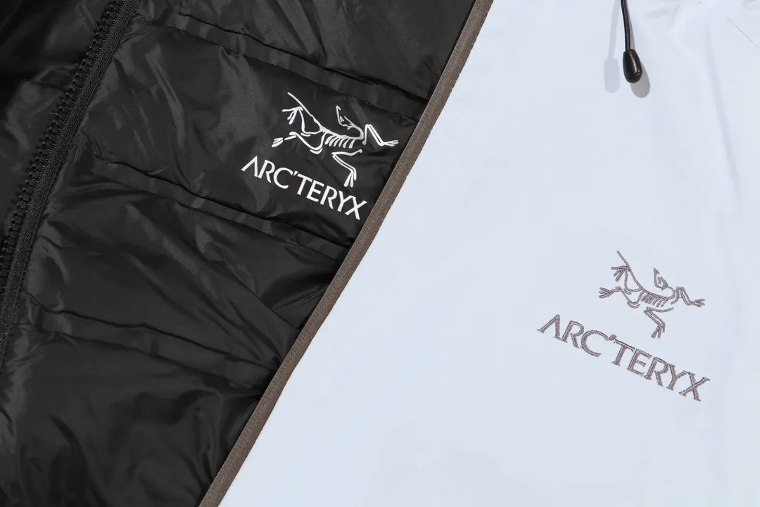 ARC'TERYX GORE-TEX Jacket BETA LT （Yb 3D ， Tri-Durance ） Factory #26844 ， YKK ， ， ， 。 Beta LT ， 。 bluesign@ N 3LGORE-TEX ， Wear-Resistant， 、 Breathable， 。 Storm Hood Water Tight ， ， ， 。 ，VISLON ， Velcro ， Zip-in， ARC TERYX BETA： 。 LT ： ， Wear-Resistant。 GORE-TEX： 、 、Breathable SIZE ：S M L XL XXL